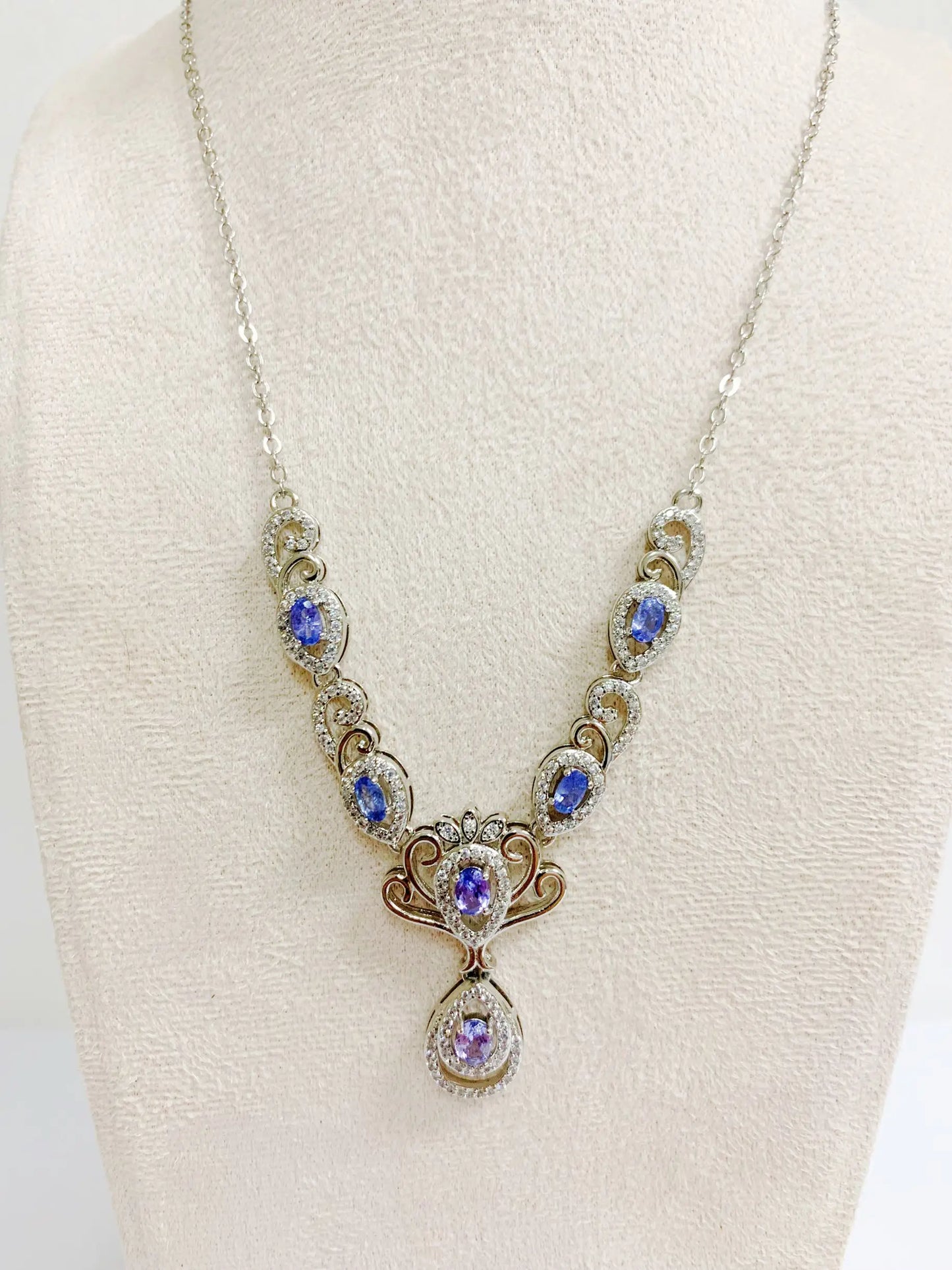 Women's Tanzanite Jewelry Necklace Pendant Short Eye-Catching Natural Gemstone 4*6mm S925 Silver