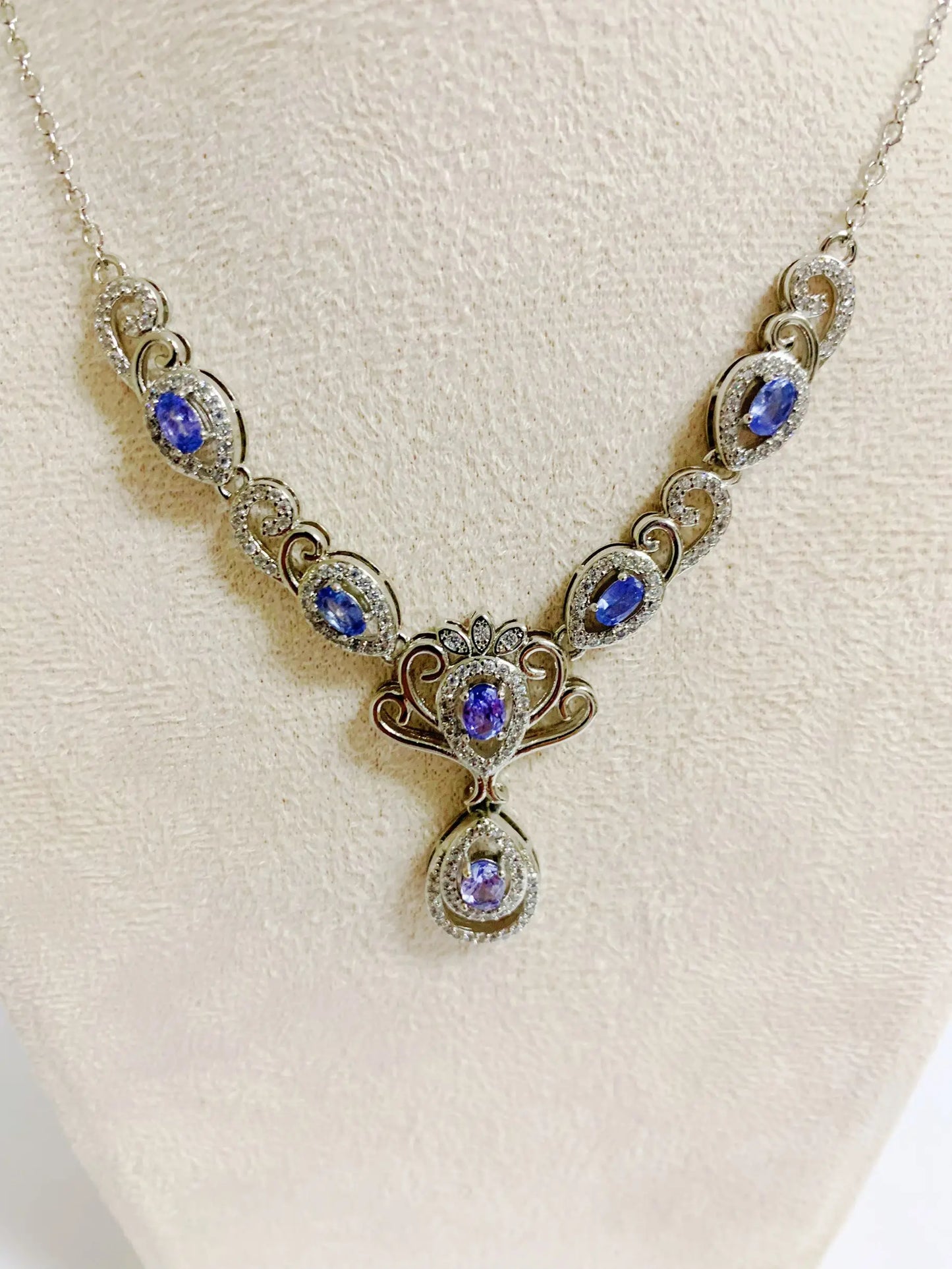 Women's Tanzanite Jewelry Necklace Pendant Short Eye-Catching Natural Gemstone 4*6mm S925 Silver