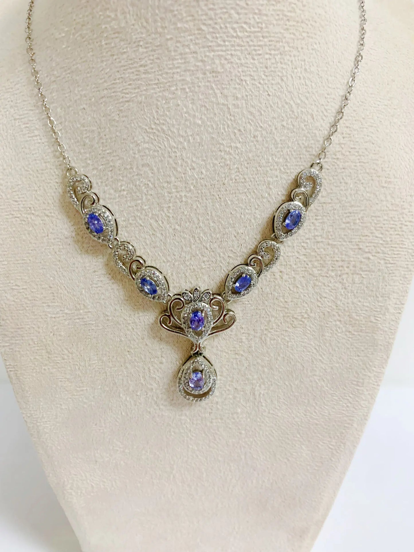 Women's Tanzanite Jewelry Necklace Pendant Short Eye-Catching Natural Gemstone 4*6mm S925 Silver