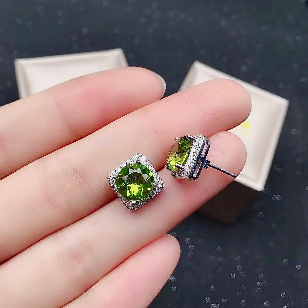 Classic Silver Peridot Stud Earrings for Office Women 8mm Solid 925 Silver Jewelry VVS Grade Peridot Short Eye-Catching Earrings