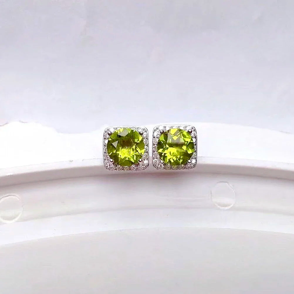 Classic Silver Peridot Stud Earrings for Office Women 8mm Solid 925 Silver Jewelry VVS Grade Peridot Short Eye-Catching Earrings